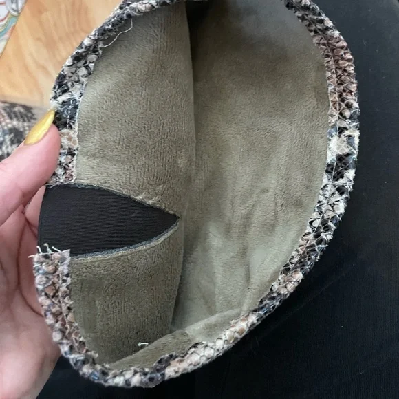 Shelly’s London Patent Leather Snake print over the knee boots 30” with 4” heel - Picture 5 of 13